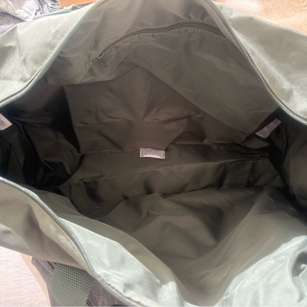 NWT Satoshi Nakamoto Bitcoin Duffel Bag – Limited Edition – OS - Picture 10 of 10